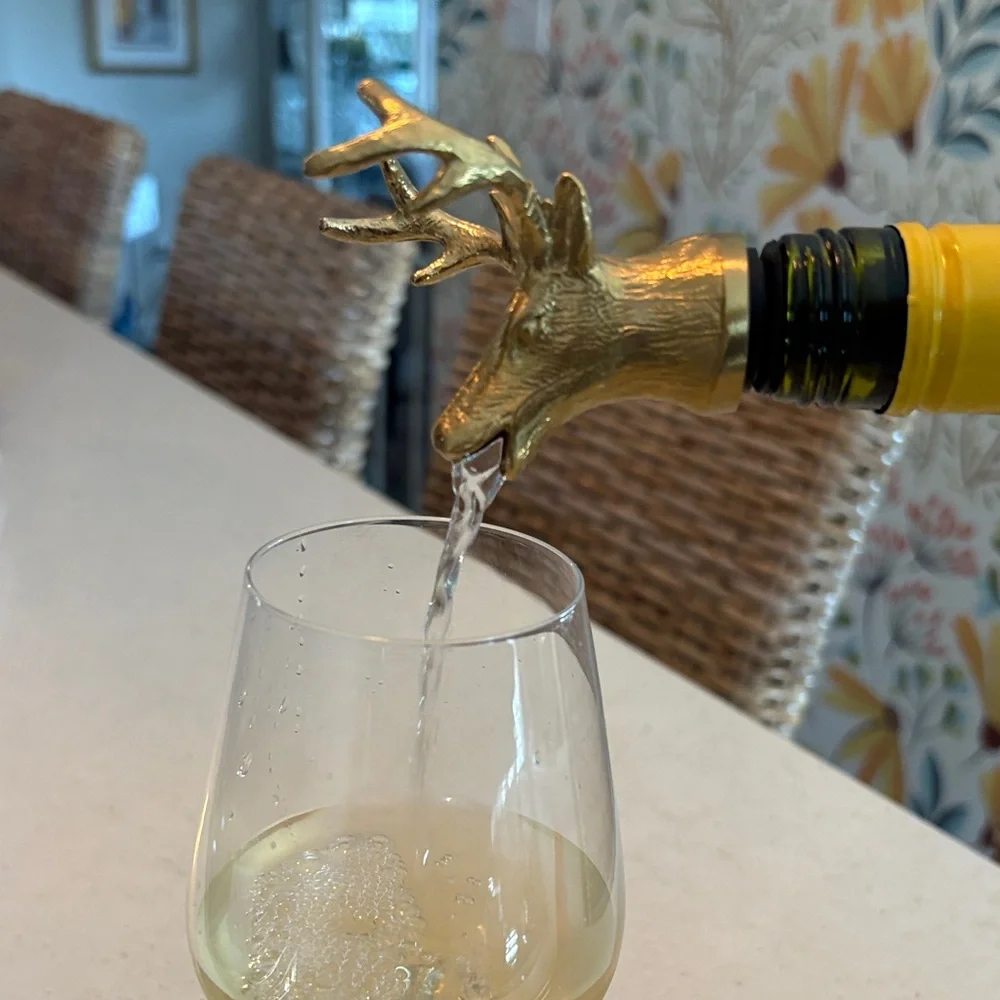 Gold tone Elk Wine Bottle Pouring Spout
